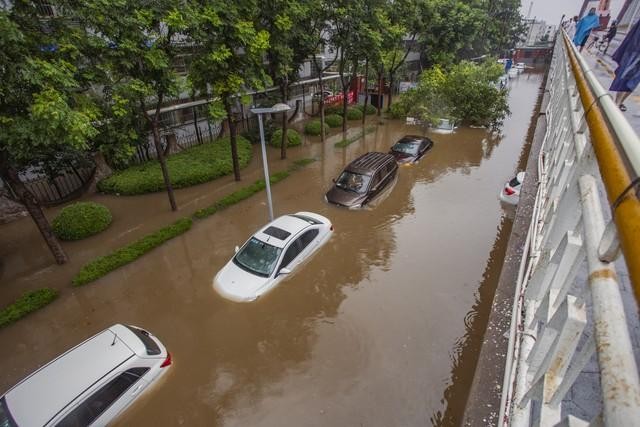 汽车SPA水疗-“泡妞车”在京津冀雨下成了“泡水车”