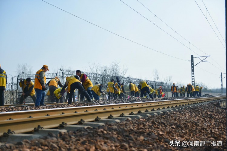 春风中铁路迎来